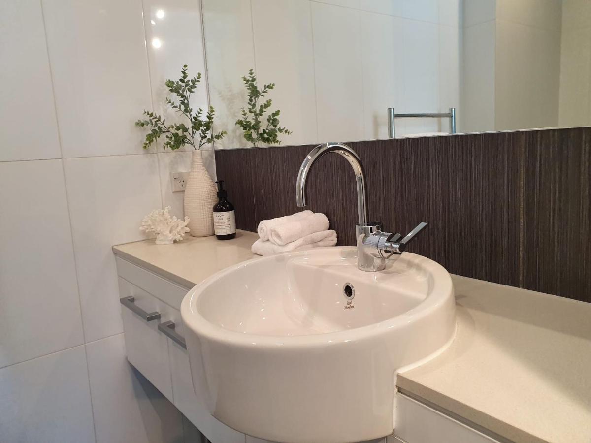 Stylish Haven Luxury Interiors In Prime Location Apartamento Queenstown Exterior foto