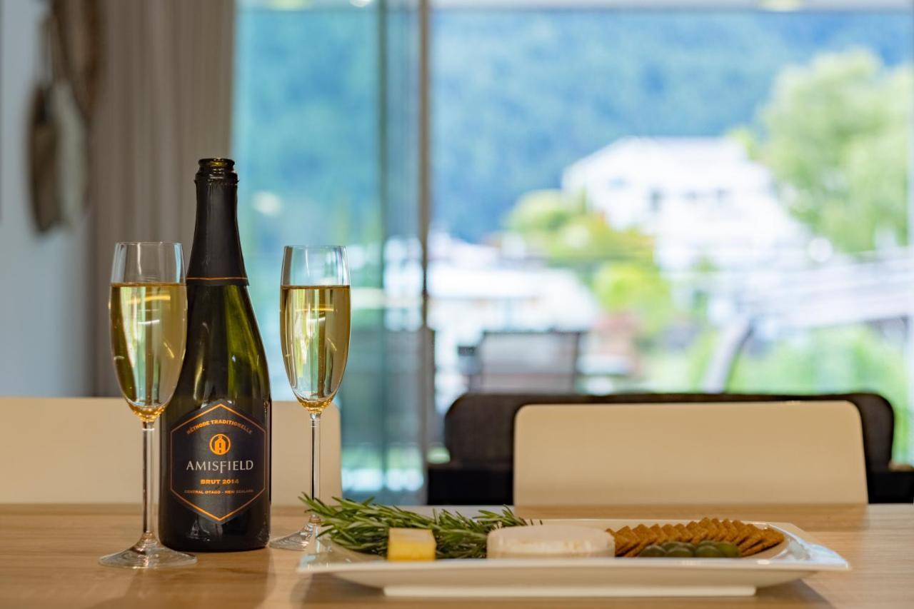 Stylish Haven Luxury Interiors In Prime Location Apartamento Queenstown Exterior foto