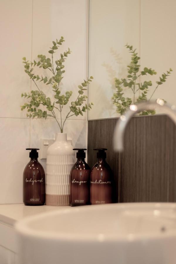 Stylish Haven Luxury Interiors In Prime Location Apartamento Queenstown Exterior foto
