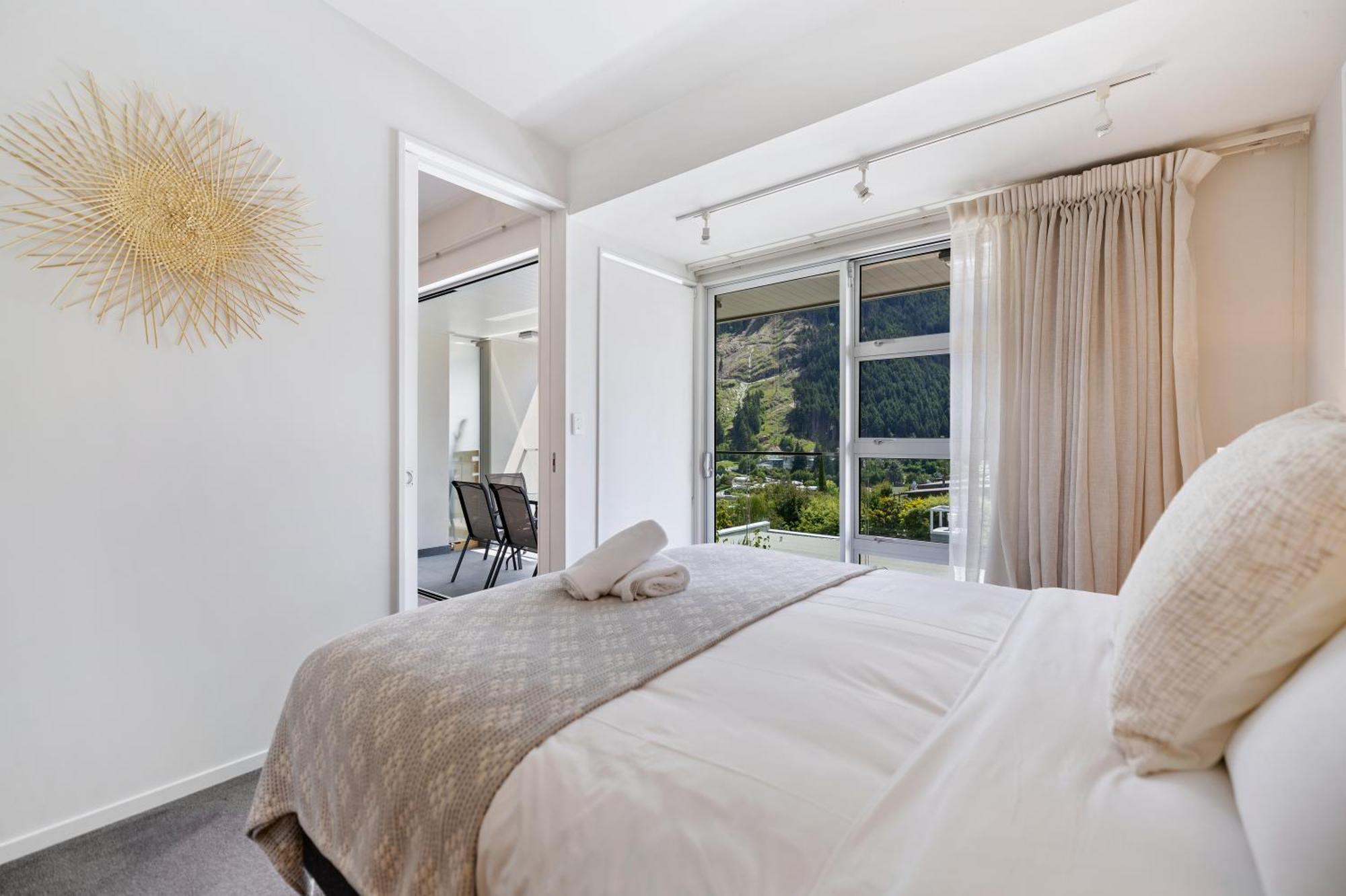 Stylish Haven Luxury Interiors In Prime Location Apartamento Queenstown Exterior foto